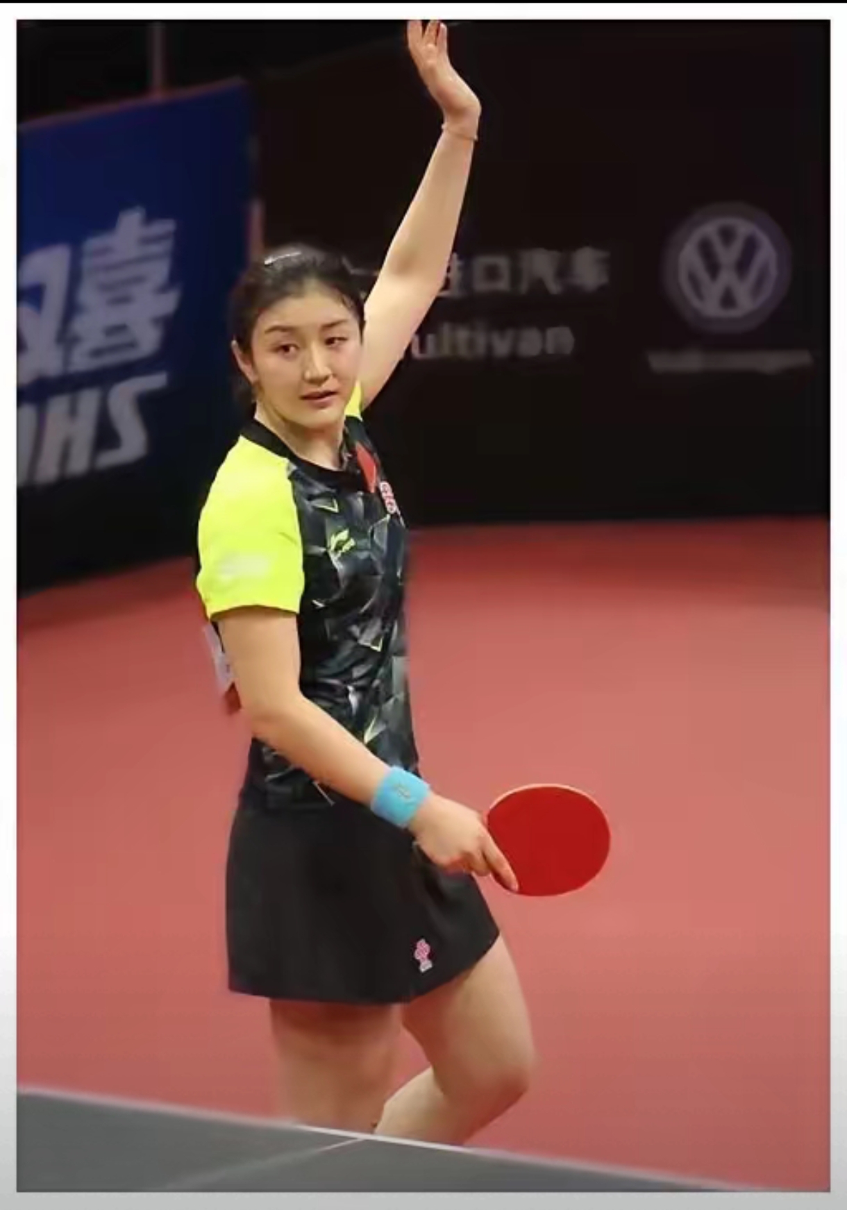 包含卢戈队员联袂奋战，取得耀眼胜利喜迎好成绩的词条