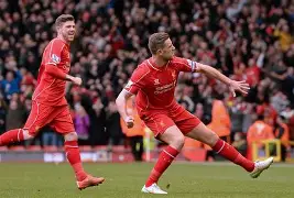 利物浦主场险胜，欧冠决赛看点十足(利物浦欧冠决赛首发名单vs热刺)